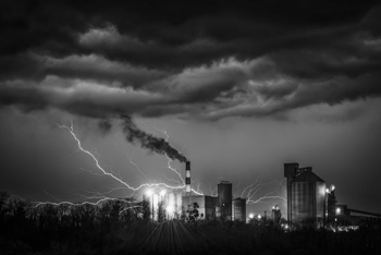 Orage sur la cimenterie de Ranville